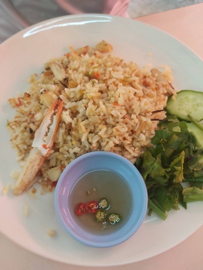 ข้าวผัดพริกเกลือไข่ปู,กั้ง