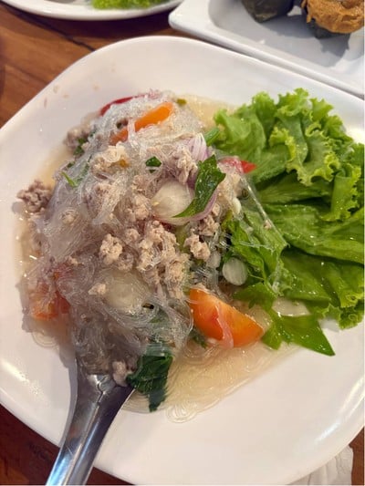 ยำวุ้นเส้นหมู