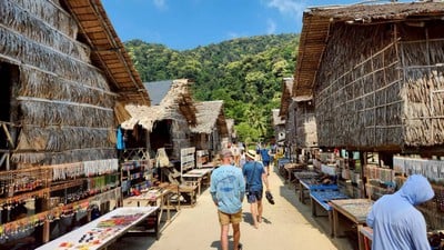 เยี่ยมชมหมู่บ้านมอแกน 1 เดย์ทริป เกาะสุรินทร์ Surin Island