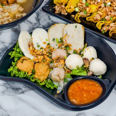 “ครบรส ก๋วยเตี๋ยวลูกชิ้นปลา” ร้านก๋วยเตี๋ยวรสเด็ดย่านอุดมสุข