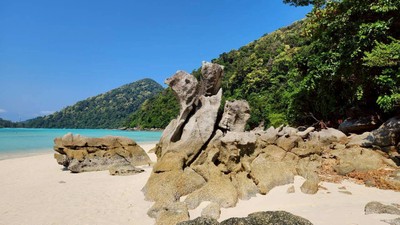 เยี่ยมชมหมู่บ้านมอแกน 1 เดย์ทริป เกาะสุรินทร์ Surin Island