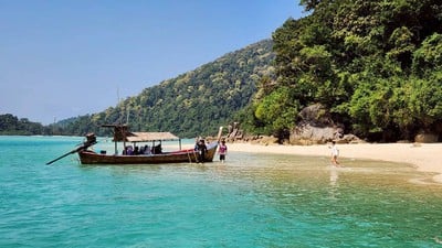 เยี่ยมชมหมู่บ้านมอแกน 1 เดย์ทริป เกาะสุรินทร์ Surin Island