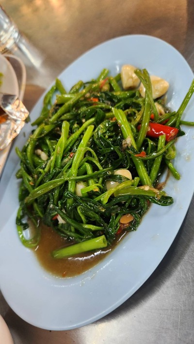 ผัดผักบุ้ง
