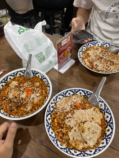 ก๋วยเตี๋ยวต้มยำหมูล้วน