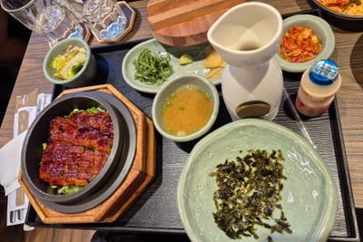 ข้าวอบปลาไหลย่าง