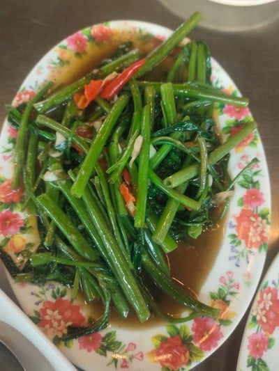 ผัดผักบุ้งไฟแดง