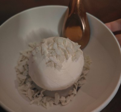 โมจิลำไยและไอศกรีมกะทิ