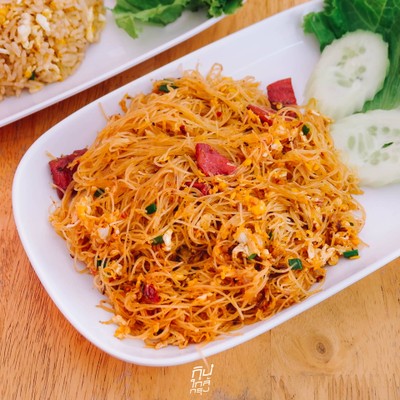 กิม ก๋วยเตี๋ยวต้มยำโบราณ และเมนูอาหารเช้า ย่านเทพรักษ์