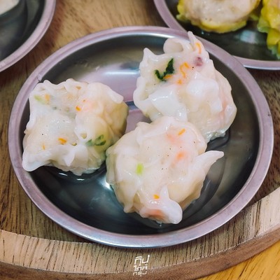 กิม ก๋วยเตี๋ยวต้มยำโบราณ และเมนูอาหารเช้า ย่านเทพรักษ์