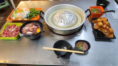 อาหาร หรือ เครื่องดื่ม