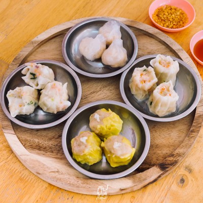 กิม ก๋วยเตี๋ยวต้มยำโบราณ และเมนูอาหารเช้า ย่านเทพรักษ์