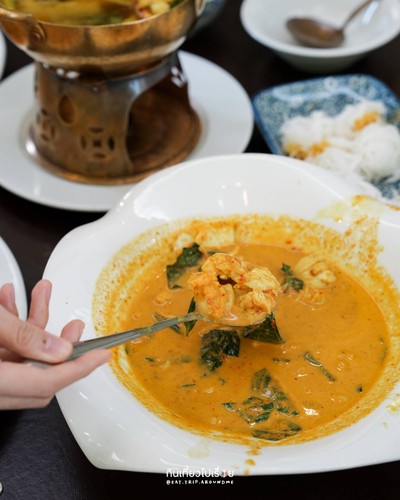 แกงเนื้อปูใบชะพลู-เส้นหมี่