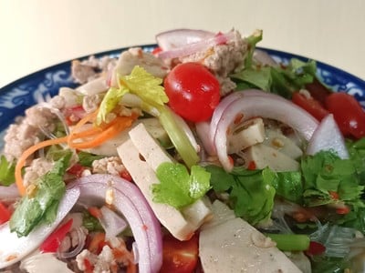 ยำวุ้นเส้นหมูยอ