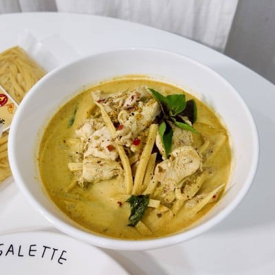 วิธีทำ แกงเขียวหวานหน่อไม้ไก่ by ชฎา