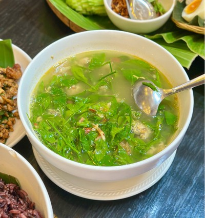 แกงผักอะยิอะเยาะ