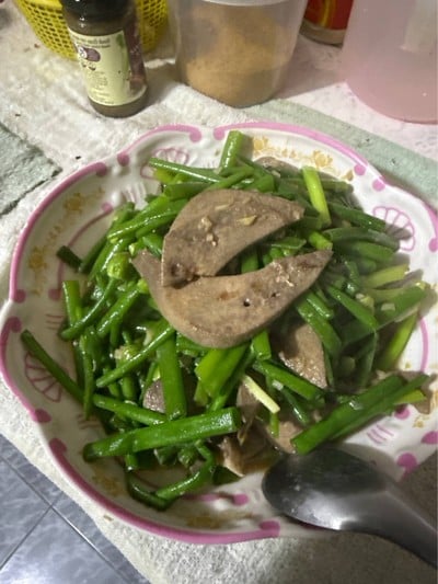 ตับผัดดอกหอม