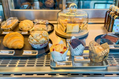 Cross Roast ร้านกาแฟย่านสิรินธร ที่ทำถึงทั้งเครื่องดื่มและเบเกอรี่