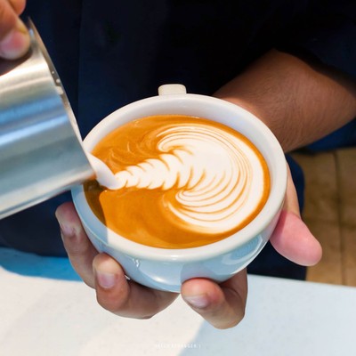 Cross Roast ร้านกาแฟย่านสิรินธร ที่ทำถึงทั้งเครื่องดื่มและเบเกอรี่