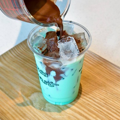 Cross Roast ร้านกาแฟย่านสิรินธร ที่ทำถึงทั้งเครื่องดื่มและเบเกอรี่