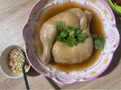 ไก่ต้มน้ำปลา