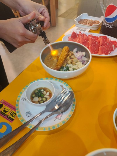 อาหาร หรือ เครื่องดื่ม