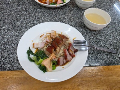 ข้าวราด 3 อย่าง