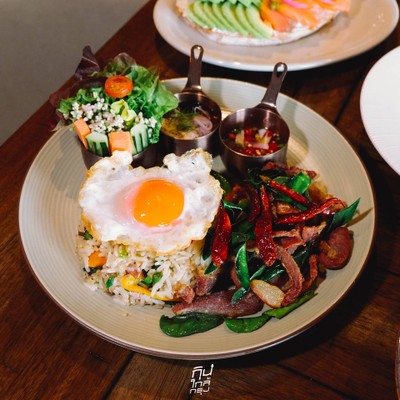 คาเฟ่ใหม่ย่านฝั่งธน T-Rex's Gastrobar สวยสไตล์คาเฟ่แอนด์บาร์