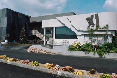 คาเฟ่ใหม่ย่านฝั่งธน T-Rex's Gastrobar สวยสไตล์คาเฟ่แอนด์บาร์