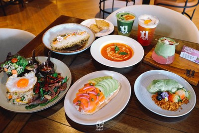 คาเฟ่ใหม่ย่านฝั่งธน T-Rex's Gastrobar สวยสไตล์คาเฟ่แอนด์บาร์