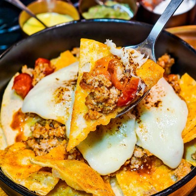 T-Rex’s Gastrobar แลนด์มาร์คแห่งใหม่ย่านฝั่งธน