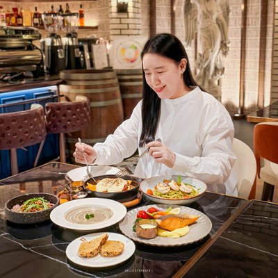 T-Rex’s Gastrobar แลนด์มาร์คแห่งใหม่ย่านฝั่งธน