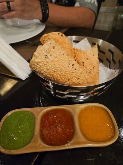 อาหาร หรือ เครื่องดื่ม