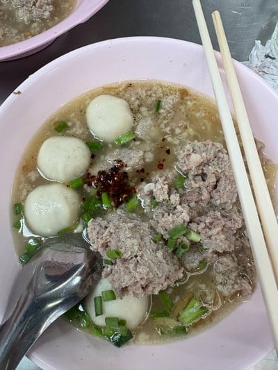 ก๋วยเตี๋ยวหมูน้ำใส