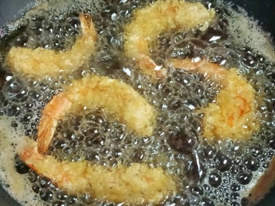 วิธีทำ ข้าวแกงเขียวหวานกุ้งทอด