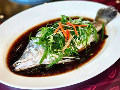 อาหาร หรือ เครื่องดื่ม