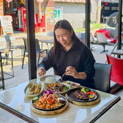 เปิดแล้ว! “ครัวเหล็ก” ร้านนั่งชิลแห่งใหม่ย่านนวลจันทร์