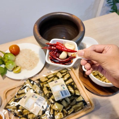 วิธีทำ วิธีทำ ตำหน่อไม้ใบย่านางใส่หมูยอและเห็ด by ชฎา