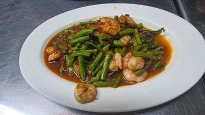 กุ้งผัดพริกแกง