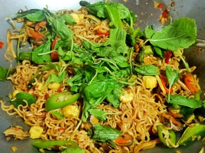 วิธีทำ ไวไวผัดฉ่าหอยแมงภู่