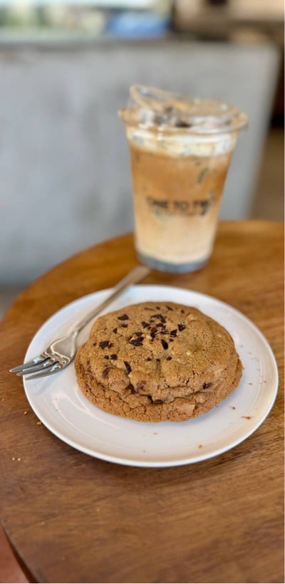 🍪 Cranberry Cheese Soft Cookies. (Price 60 Baht.)