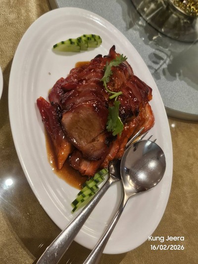 หมูแดงคุโรบุตะอบน้ำผึ้ง