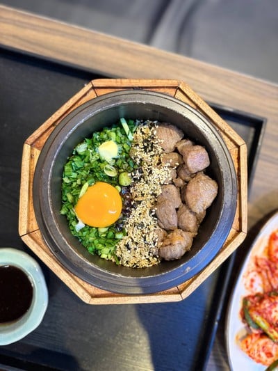 ข้าวอบสเต็กเนื้อ