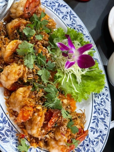 กุ้งแม่น้ำผัดพริกเกลือ