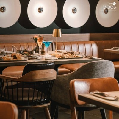 บนชั้น 2 ของโรงแรม voco Bangkok Surawong