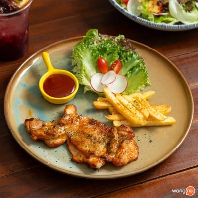 greenmine | steak • salad • coffee สี่แยกคลองตัน