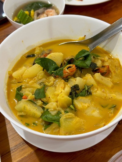 แกงสับปะรดสวนผึ้ง