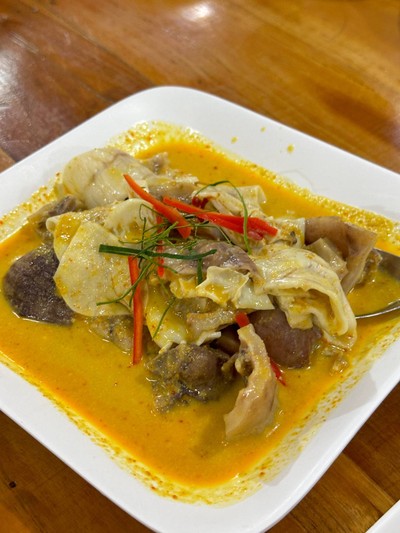 ฉู่ฉี่พุงปลา