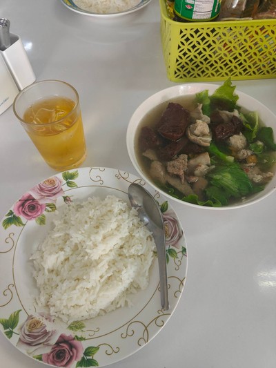 อาหาร หรือ เครื่องดื่ม