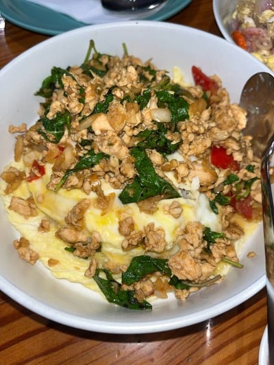 ข้าวไข่ข้นกะเพราไก่