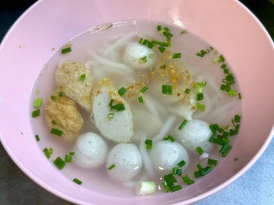 ก๋วยเตี๋ยว แห้ง/น้ำ